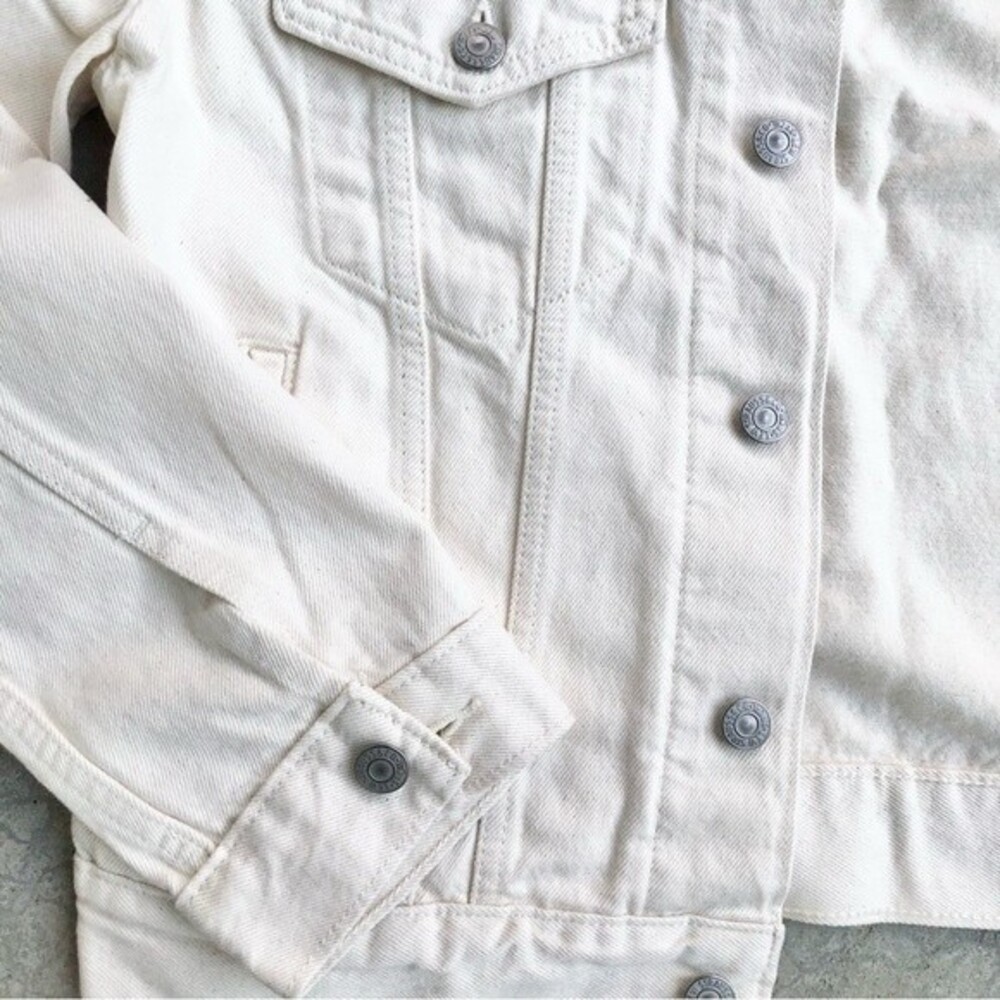 Levi’s Ex-Boyfriend Trucker Jacket Off White Butterfly Denim Jean Jacket Small - Picture 5 of 12